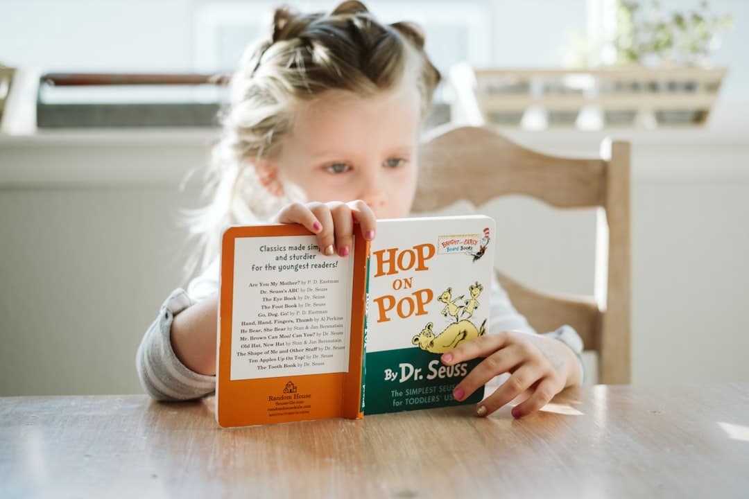 Child reading and discovering